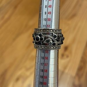 **Size 6-6.5 Flower Band Ring